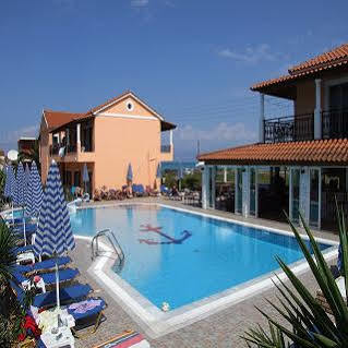 Makis Studios And Apartments Roda  Exterior foto